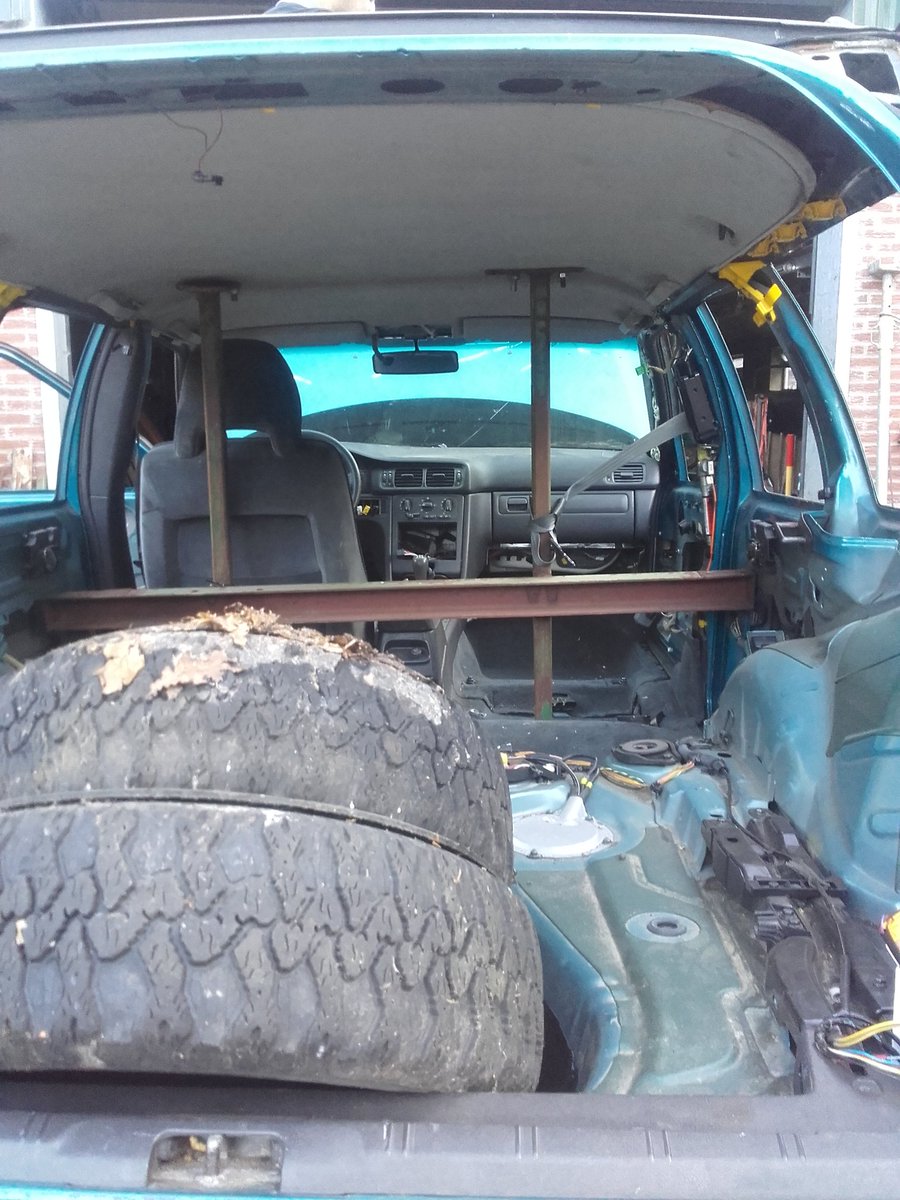 MartinOldenhof's tweet image. T is weer die tijd van t jaar @TTP2005 #pinksterfeesten @ford6640 #autocross