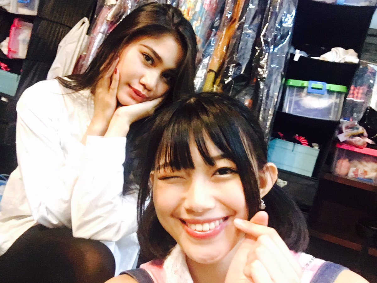 acakacakan's tweet photo. Kakak dan adik 🙄🙄 #TeamAdik #TeamKakak @M_DesyJKT48 https://t.co/i2JwSu8JhP