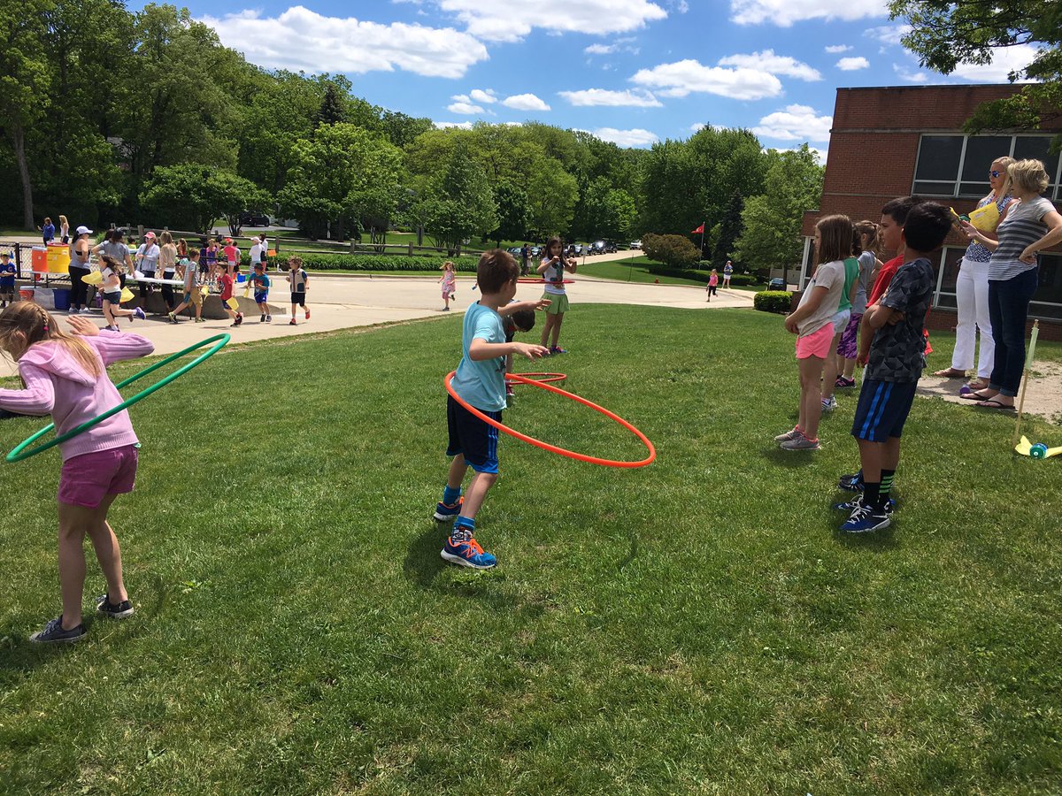 Ms_DadeysRoom's tweet photo. Field day fun! #cherokeeinspires https://t.co/8GFiE4fEFw