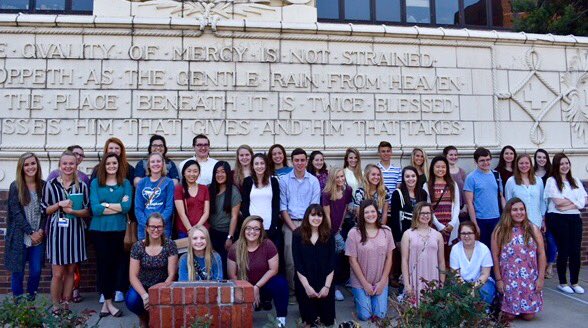 CoxHealth's tweet photo. It's field trip day for our Medical Explorers: They're touring and learning at @UMKansasCity! #medicalexplorers #students https://t.co/QeTSSuNYpK