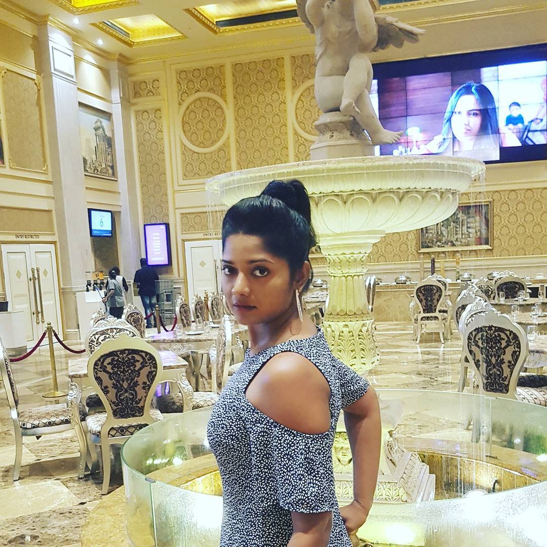 MathumilaFans's tweet photo. @mathumila10    4M mall looks https://t.co/M8rYO3YC1U
