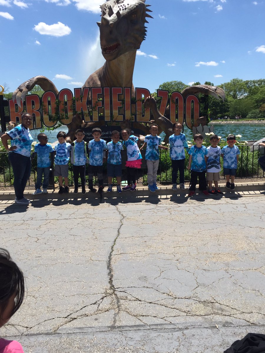 misssmith0328's tweet photo. #SmithSquad takes on @brookfield_zoo for #VeterinarianDay https://t.co/XHE2NZd5tF