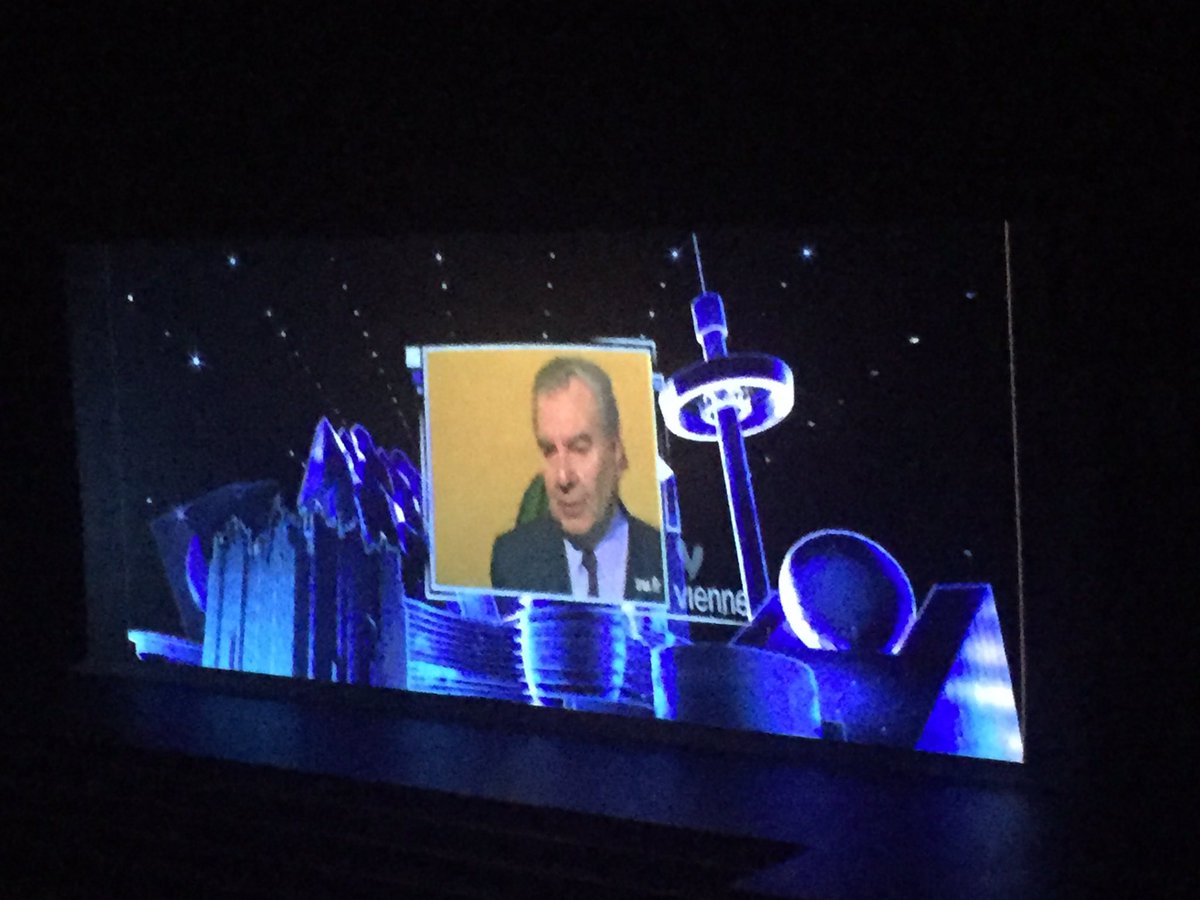 JeromeNeveux's tweet image. Soirée d&apos;exception pour le 30e anniversaire du @futuroscope Hommage au fondateur Rene Monory. L&apos;imagination au pouvoir.