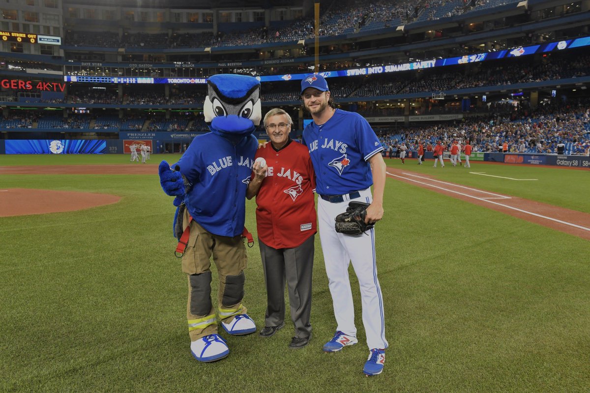 BlueJays's tweet image. Thank you @FMPFSC, @Toronto_Fire, &amp;amp; our Honourary Fire Chief, @GrillCheese49, for helping us raise awareness about fire safety! 🔥