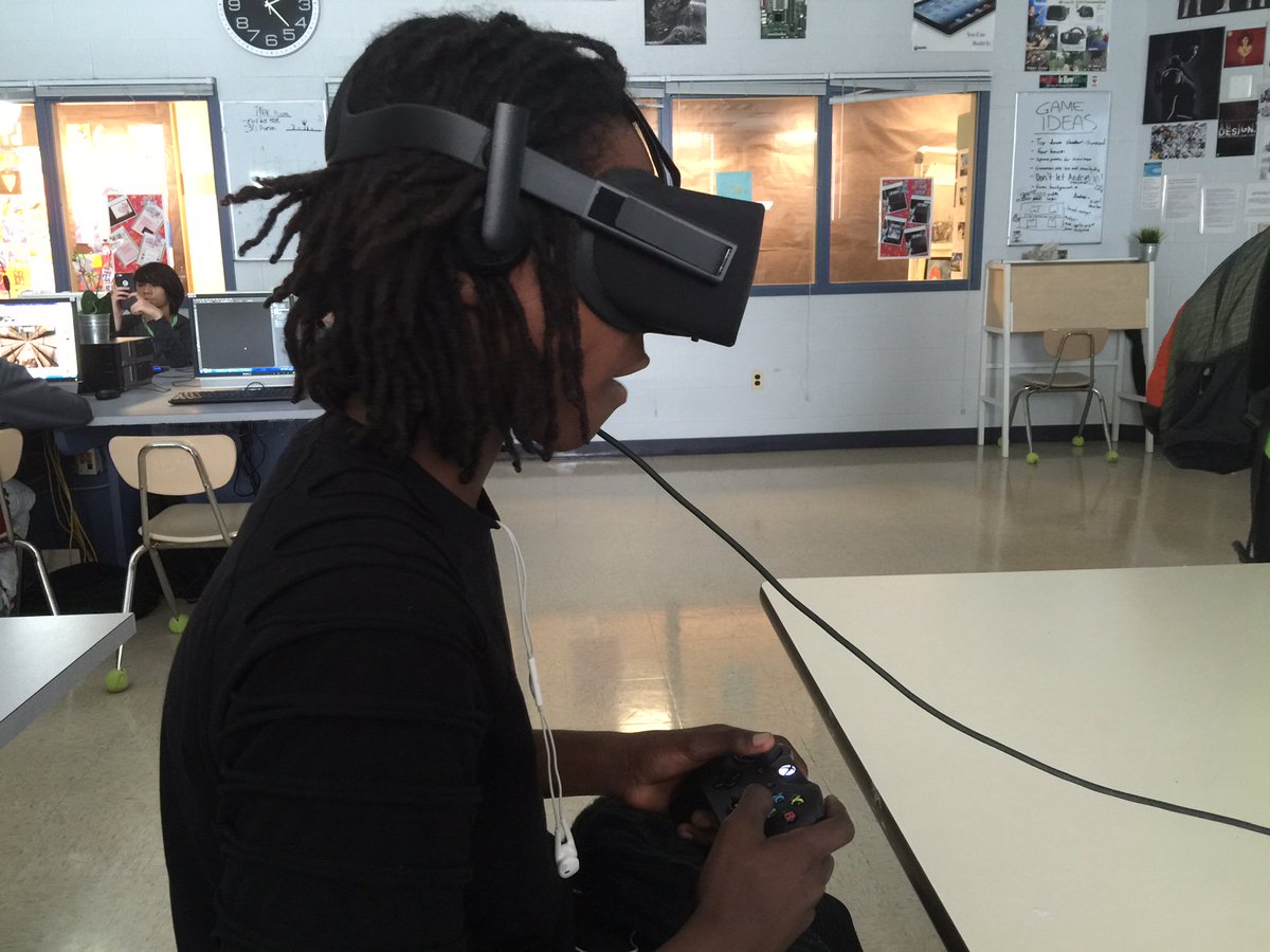 MCPSGameLab's tweet image. HS Juniors in Interactive Media Class creating 3D virtual worlds utilizing their coding and art skills #MCPS #codeorg #unity3d