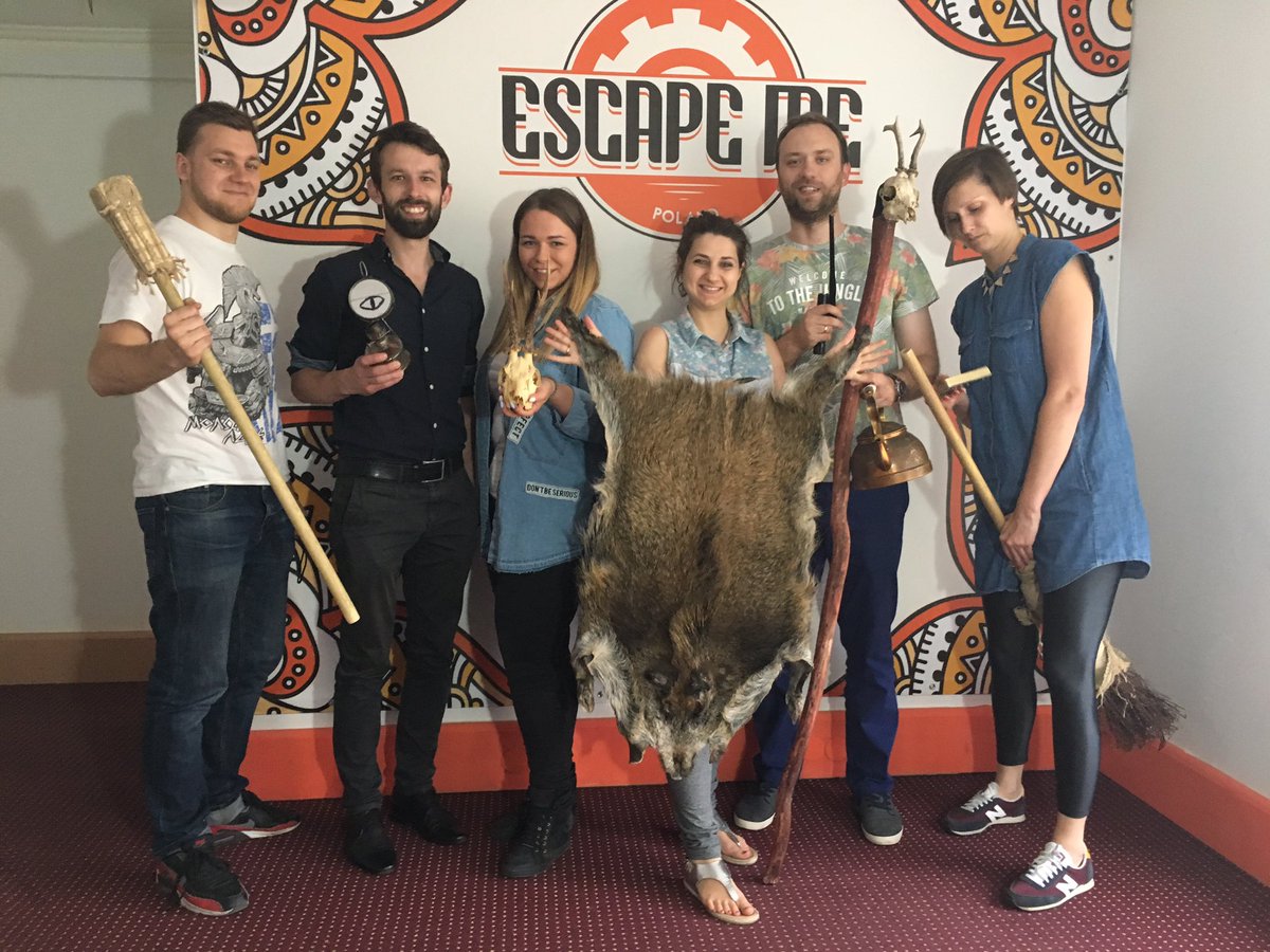 beeffectivepl's tweet photo. Team Beeffective🐝 w Escape Me 🕓🔑 Której drużynie udało się wyjść z pokoju? 🗝🗝 #beeffectiveteam #escaperoom https://t.co/2RwZnTuQlf