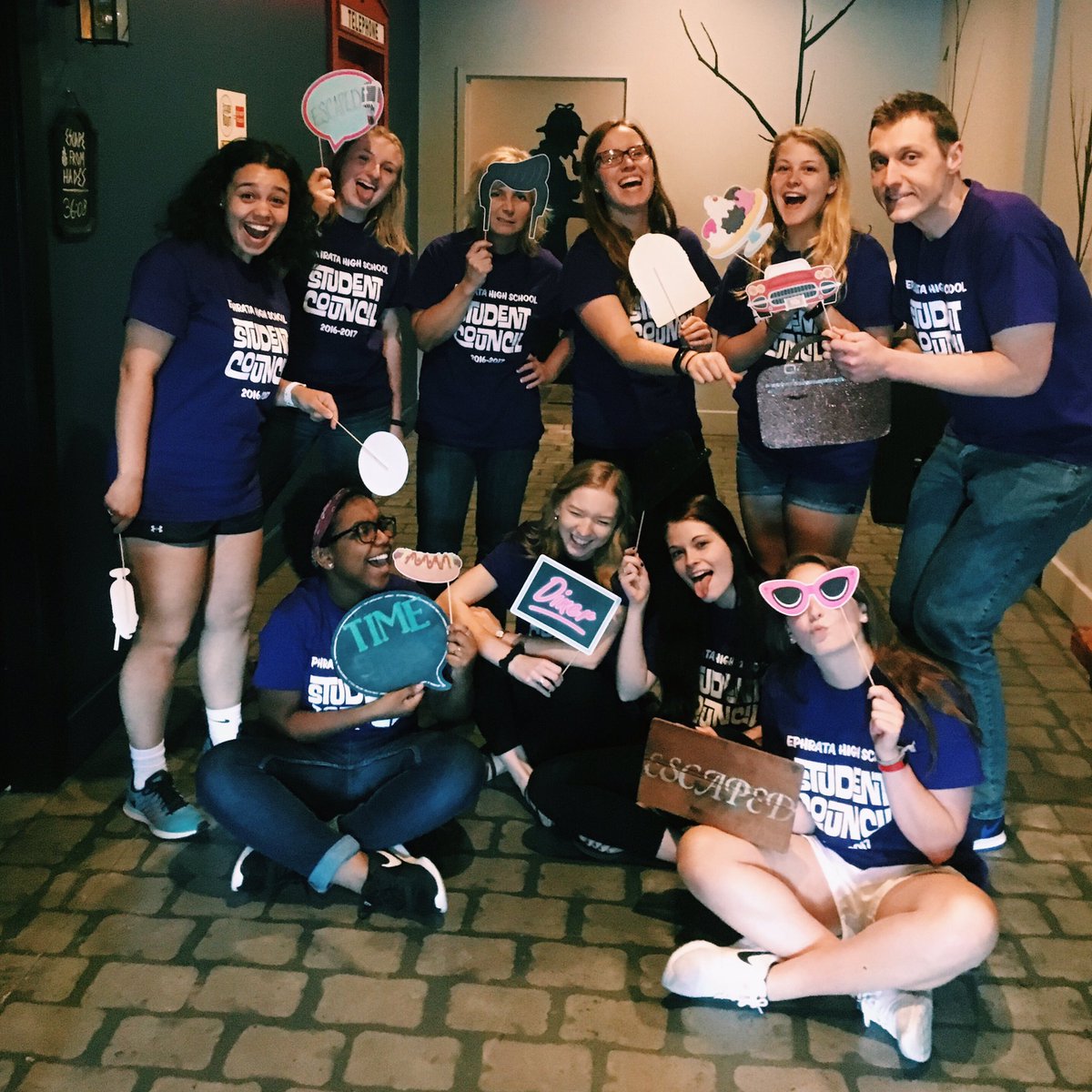GoMountsStudent's tweet image. Student Council bonding while trying to ESCAPE from Hades, a 50&apos;s diner, &amp;amp; the medieval castle!  @GoEHSMounts