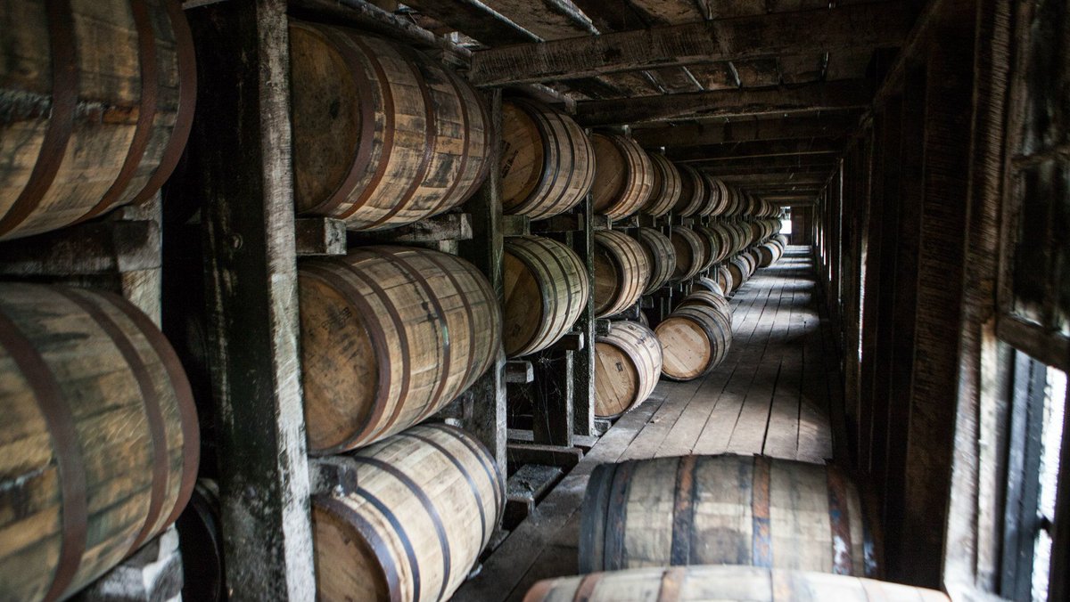 Breakside’s Ben Edmunds leads <a href="/pdxbeerweek/">PDX Beer Week</a> Barrel-Aged Beer Seminar w/ <a href="/foundersbrewing/">Founders Brewing Co.</a> <a href="/SierraNevada/">Sierra Nevada Beer</a> <a href="/BearRepublic/">Bear Republic</a> pdxbeerweek.com/events/2590/