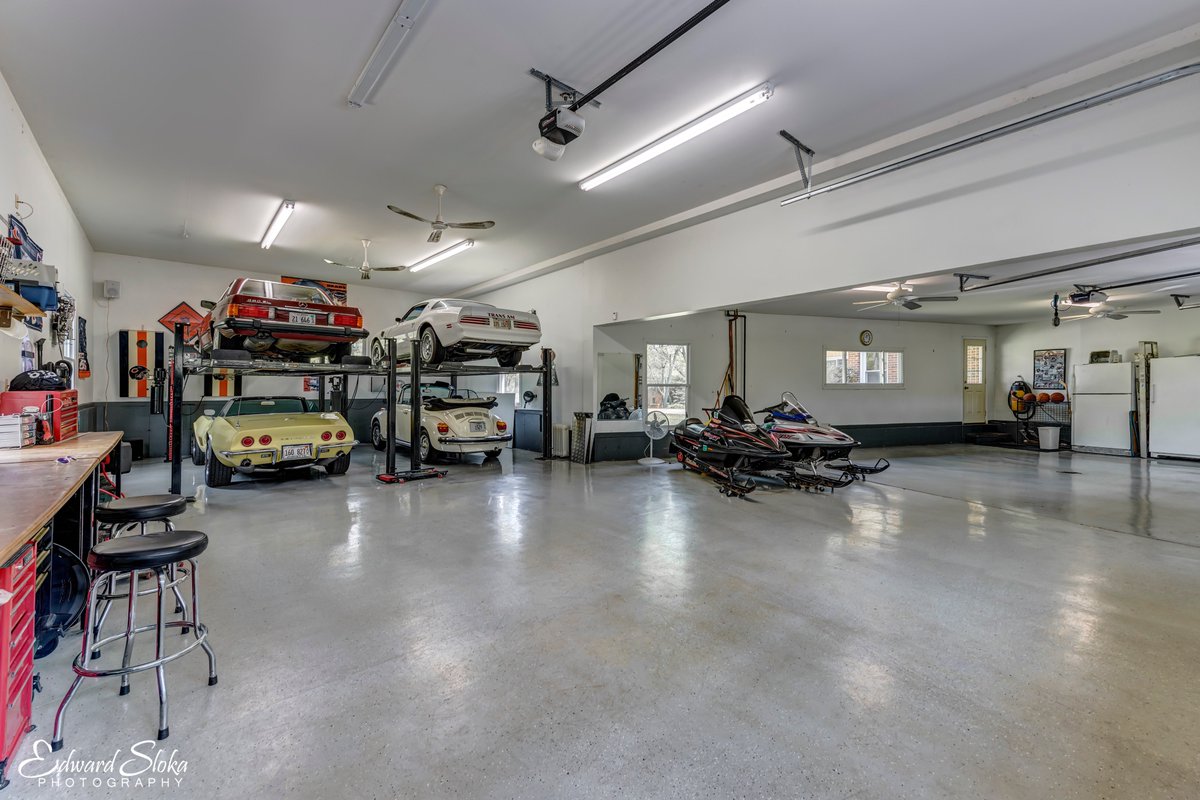 Французский гараж седова. Красивый гараж. Крт гараж. Полировкаавто. Икс гараж.