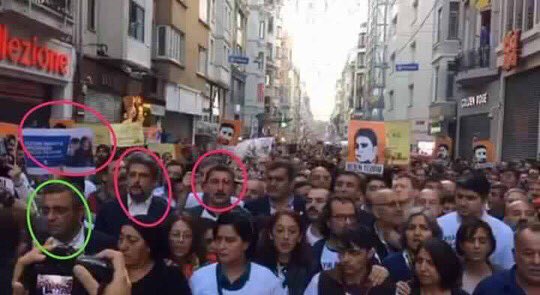 HatirlaCHP's tweet photo. CHPli vekiller HDPli vekillerle kol kola Taksim'de kırmızı fularlı kız için yürüdü. https://t.co/ORF6nFTvDz