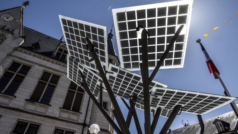 BlueStarIndexes's tweet photo. Israeli solar panel ‘tree’ is planted in central France https://t.co/ylHQ1vXIuA via @timesofisrael
#IsraelTech #SolarEnergy #Sologic #eTree https://t.co/2uopzQps9c