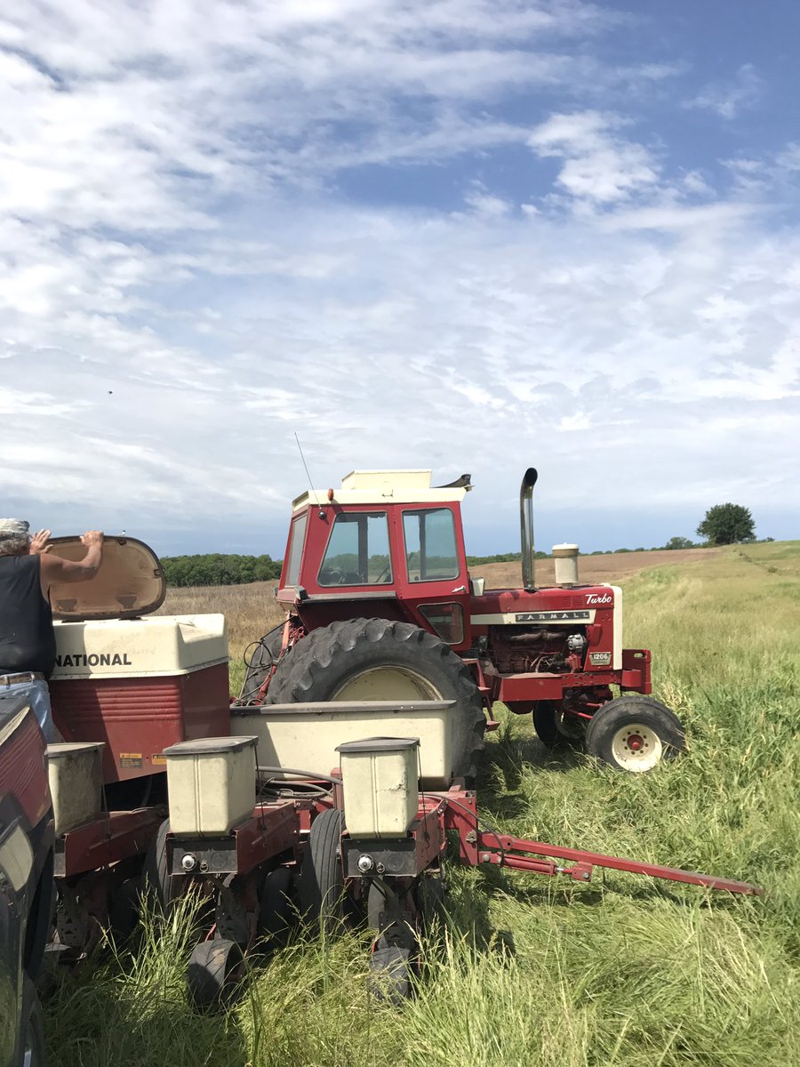 SchererBoy2016's tweet image. Delivered some seed out to this sweet rig this morning #bulkfill