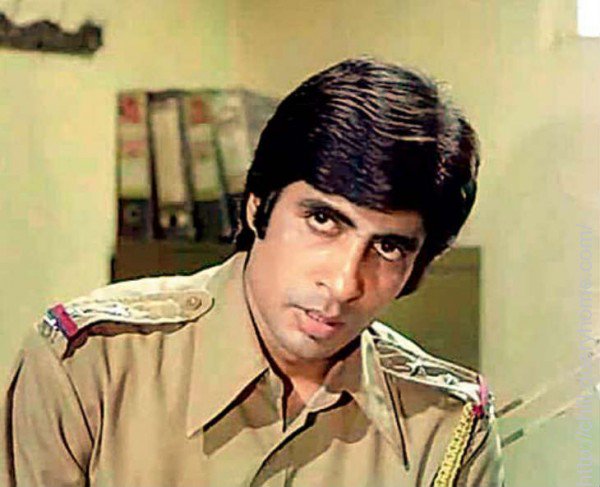 BollywoodMusiq's tweet photo. @Ashabachchan @israilbachchan @ZalinaTidjieva @alenushkaykina @vikasm12345 @MukherjiRatna @yadavsunanda08 @SrBachchan @bigb21bigbshiv @abfci @addzz8 @SandeepKhurana @Ravi_AB_EF @sureshjumani @nurdanyldz18 @rahul1021986 @nermeenelshazly @deepakjamitabh @StLouisgirl123 @AMITADAHEUR2 @foryoubachchan @hebabachchan @Swetaprasad19 @KalaYadav3 @HODA_AdoreAB @pamelaarora @ArthVaishnav @BeejalBhatt @1mgupta @PravsAhuja19 @prashantkawadia @DrManojMehta @AmiraMaly @imneer @luvAmitabh @Saurabh_Anarase @AyushMehta3 @EFSENAROCKS @MyLuv4Amitabh @Thekkapoor @BombayBasanti @anaa4321 @2OCT2014 @Bid1Raj @6d37c1d87e8140b @RupakSutradhar6 @TheFarahKhan @radhichappi Amit Ji to Non EFs ( We are blessed ) - "Jab Tak Tweet Karne Ko Na Kaha Jaye, Chupchap Dekhte Raho" https://t.co/tfkyiu6inO