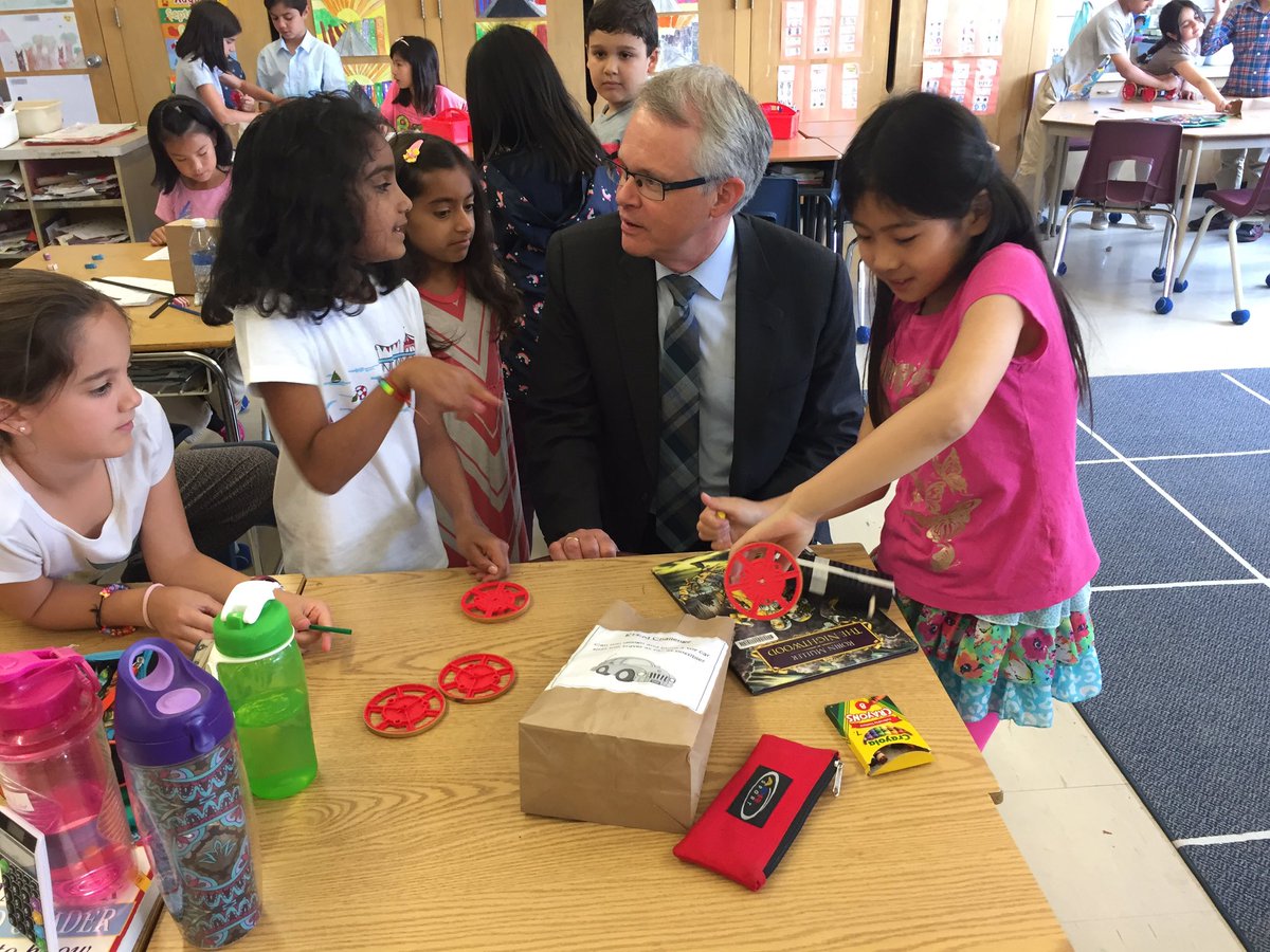 TDSB_DunlacePS's tweet photo. Our students sharing the rich learning taking place within our walls w @malloy_john @TDSB_TLT @TDSB_STEM @tdsb @TDSBKat @GerriGershon https://t.co/w7e8sIPP5a