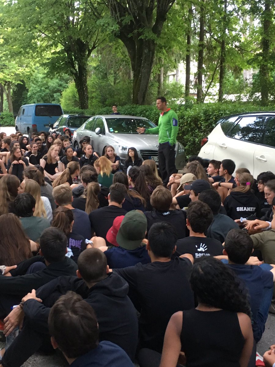 freyk_math's tweet image. Annual 9 th grade Capture the Flag game is about to begin! May the best team win. #loire2017 #gosockteam