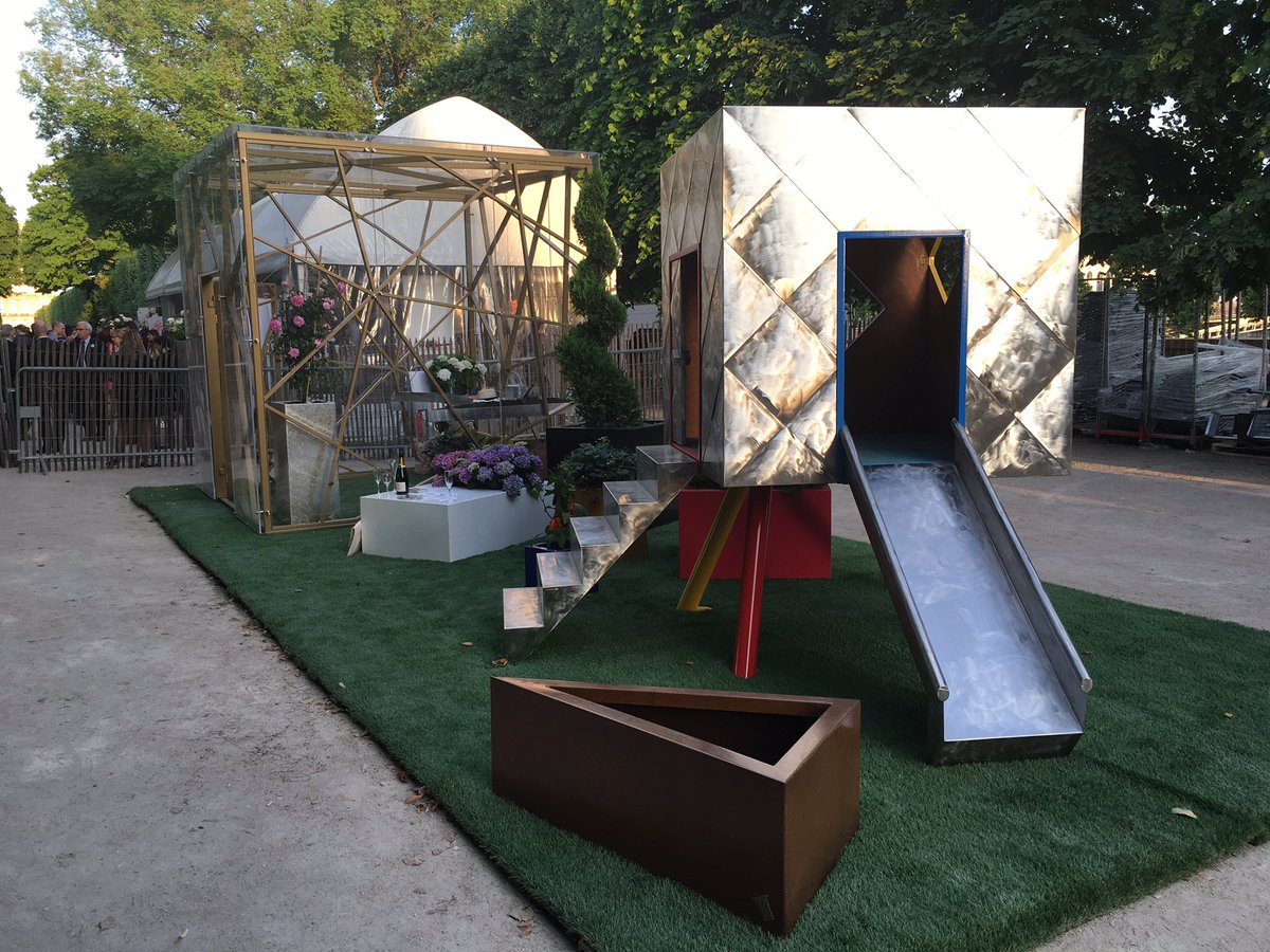 cabane et serre de <a href="/guidurost/">guillaume durost</a> installées, il ne reste que plus qu'à tester ! #design #artcontemporain #sculpture #outdoor #jardin