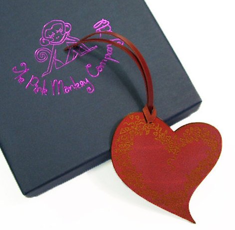 ThePinkMonkeyCo's tweet photo. Leather Heart Bookmark, Garland flowers and Hearts design laser engravedโฆ https://t.co/FByHSycqvb #Etsy #RedBookmark https://t.co/K8fAyvrVsp