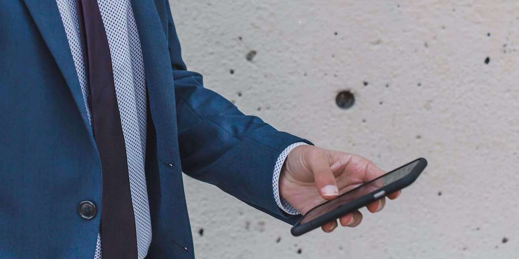 Liferay's tweet photo. Ever hesitate to talk to Siri in public? Most of us do. Why more companies in #fintech are deploying chatbots: https://t.co/hAzTr4hQe5 #ai https://t.co/3FOSxGk9g6