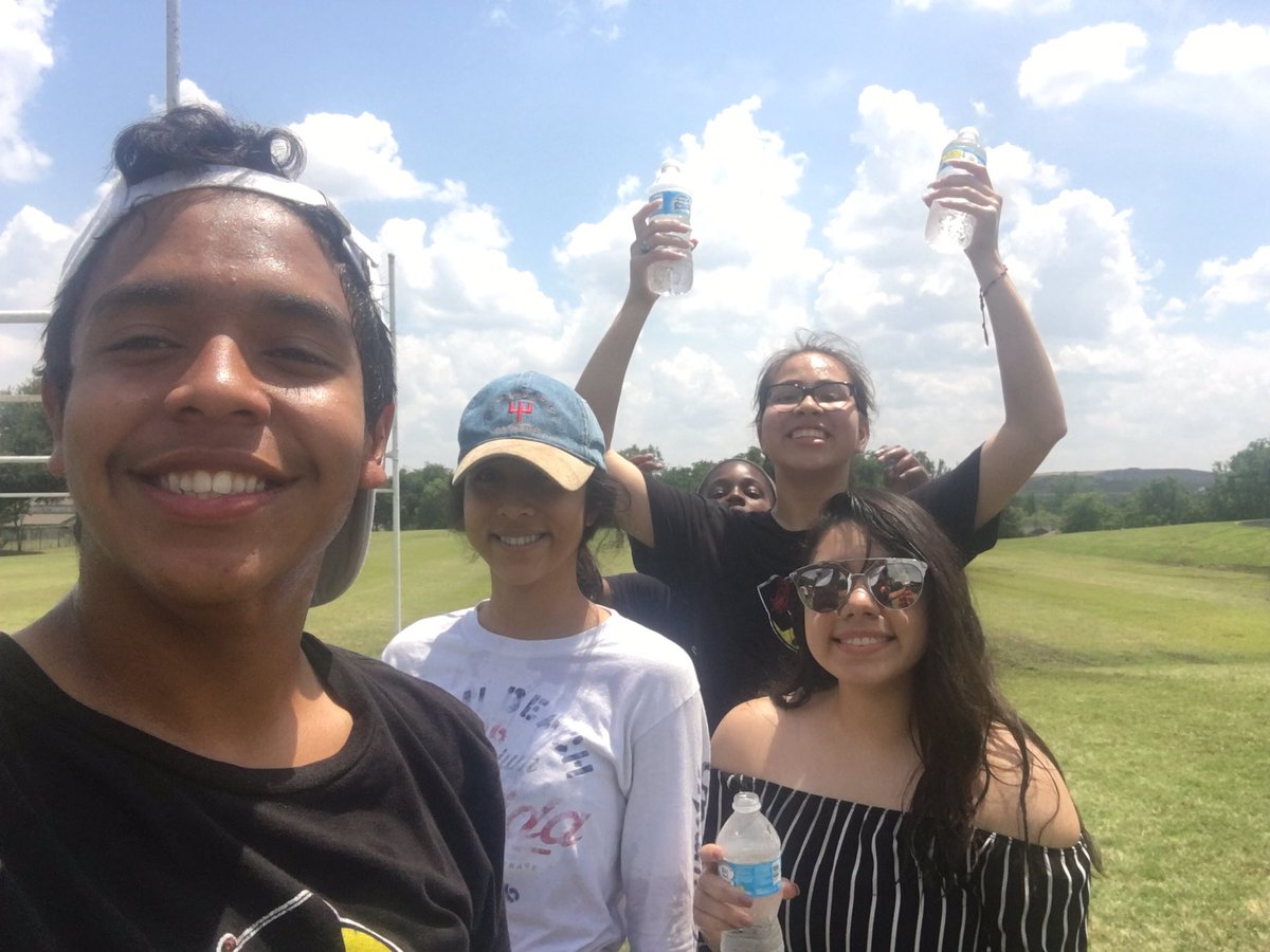 Are you having fun? Because we are! Come nd join us at the Senior Field day! 🎓🎊