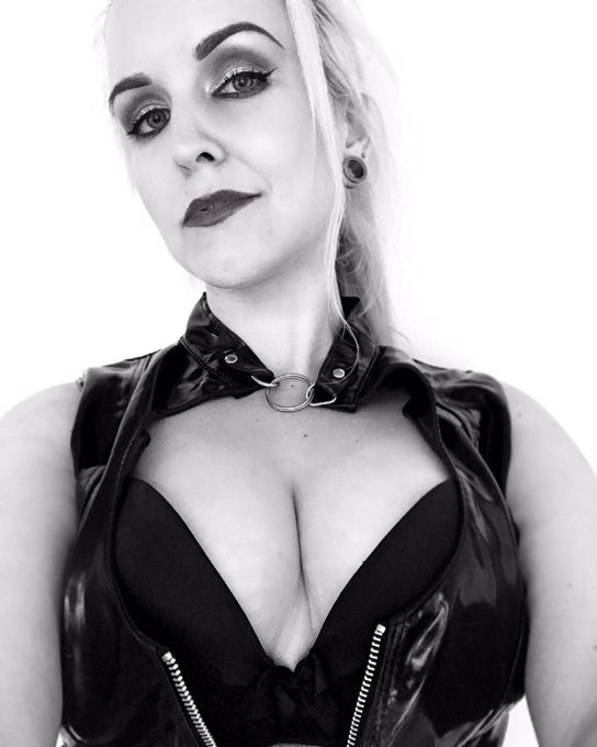 Phew 😅 #latex #rubber #fetish #domme #fetishmodel #tease #suicidegirls @SuicideGirls https://t.co/sw<a href="/tag/latex"class="tags">#latex</a><a href="/tag/rubber"class="tags">#rubber</a><a href="/tag/fetish"class="tags">#fetish</a><a href="/tag/domme"class="tags">#domme</a><a href="/tag/fetishmodel"class="tags">#fetishmodel</a><a href="/tag/suicidegirls"class="tags"><span>#suicidegirls</span></a><a href="/tag/tease"class="tags"><span>#tease</span></a>