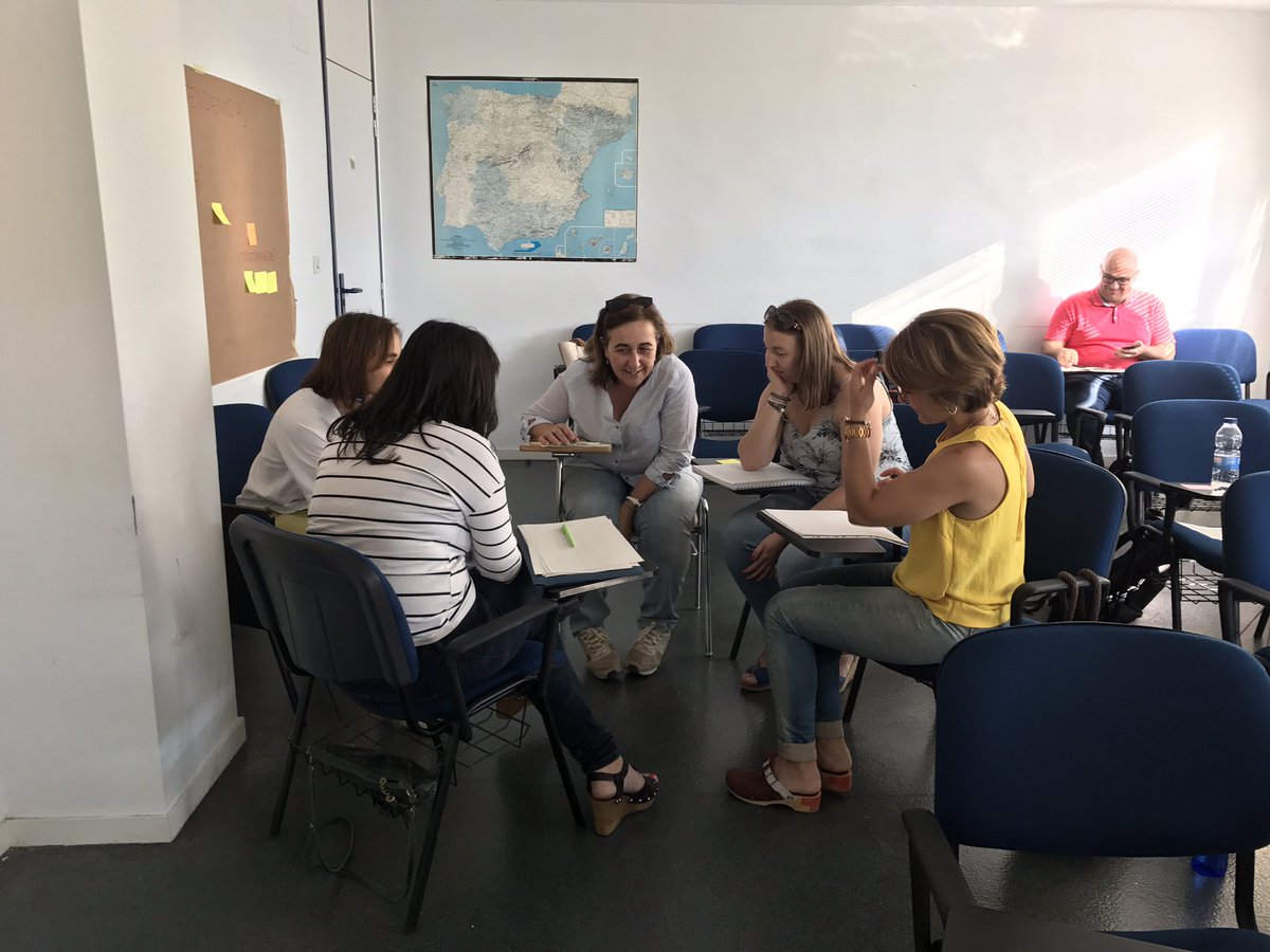 laquedijono's tweet photo. Repasando los resultados del taller de innovación que impartí #RutaInnovacion17 @iacs_aragon https://t.co/G9p3Rz4kL8 Yeah! #InnovaMe https://t.co/7R0ODzVJWf