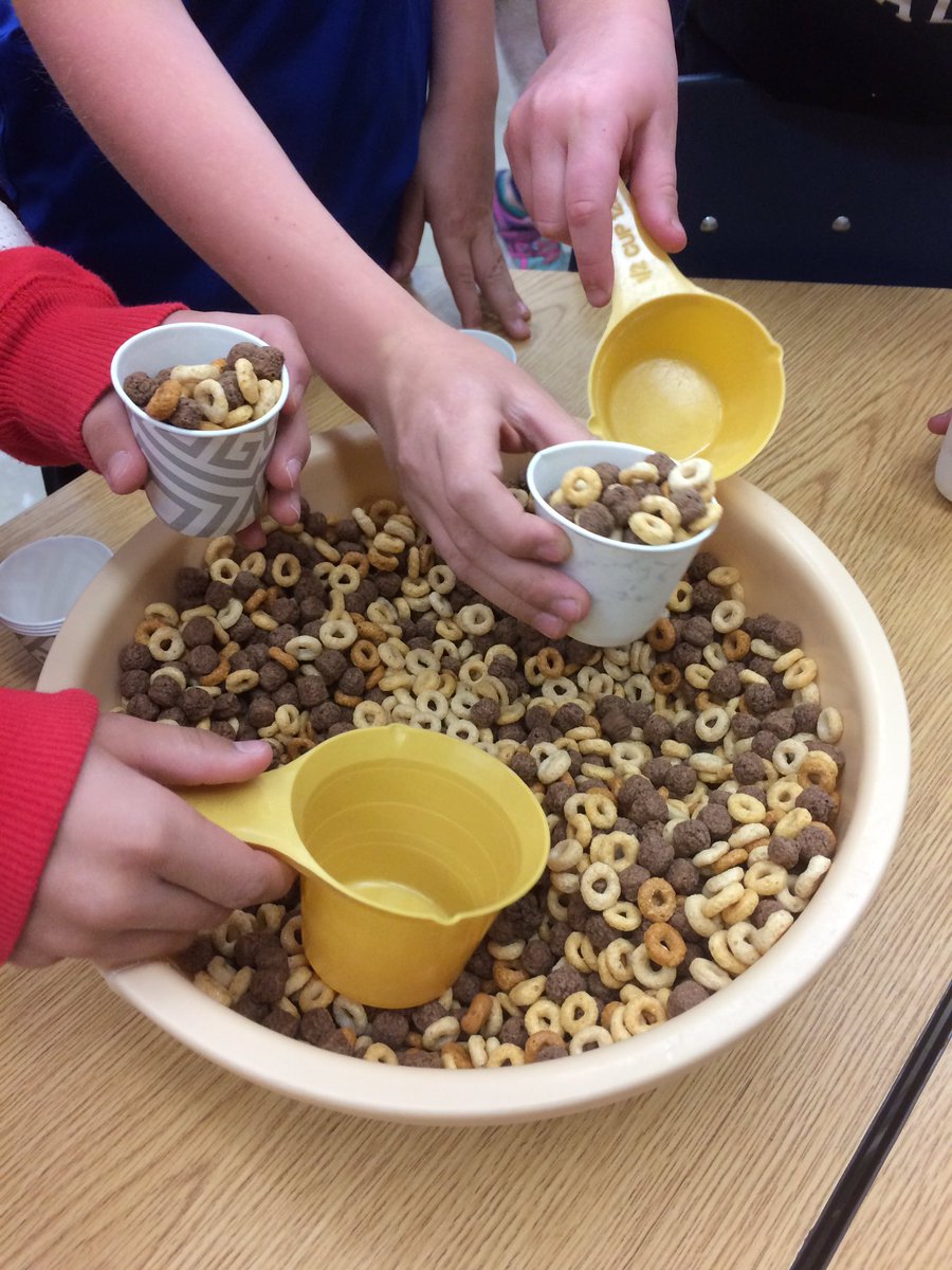 laniganelemsch's tweet photo. #petday in 2F! Reading &amp; writing with pets, snacking on "pet food" &amp; picnic lunch with our furry friends. #stuffedtoyanimals @horizonsd205 https://t.co/LclDKs23Ww