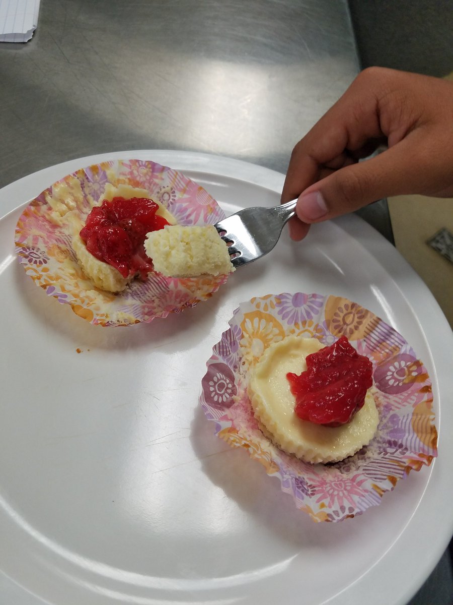 room_73's tweet photo. #period3 #miniyum https://t.co/VhKkOcnIKn