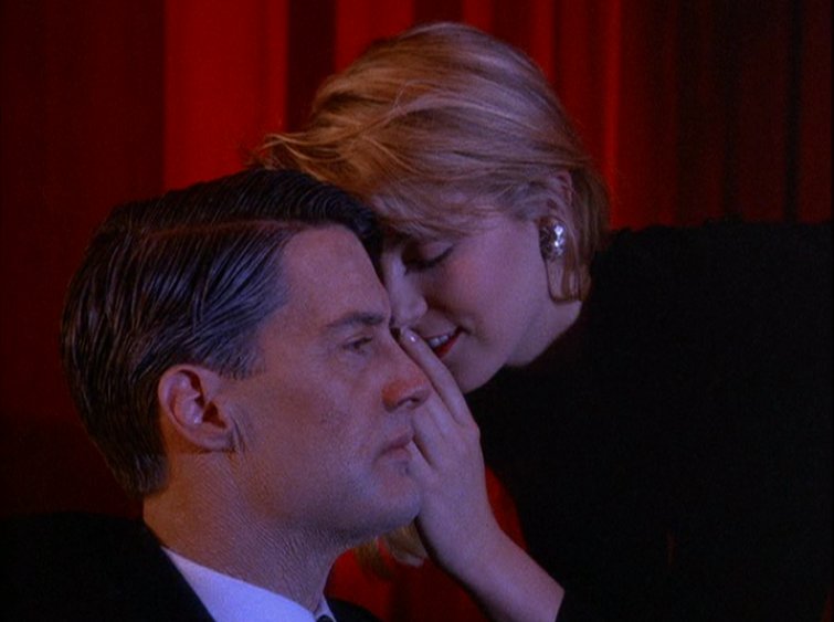 Doppelgängers y tarta de cerezas: el topic de Twin Peaks DBLhpRZXkAEQBL-