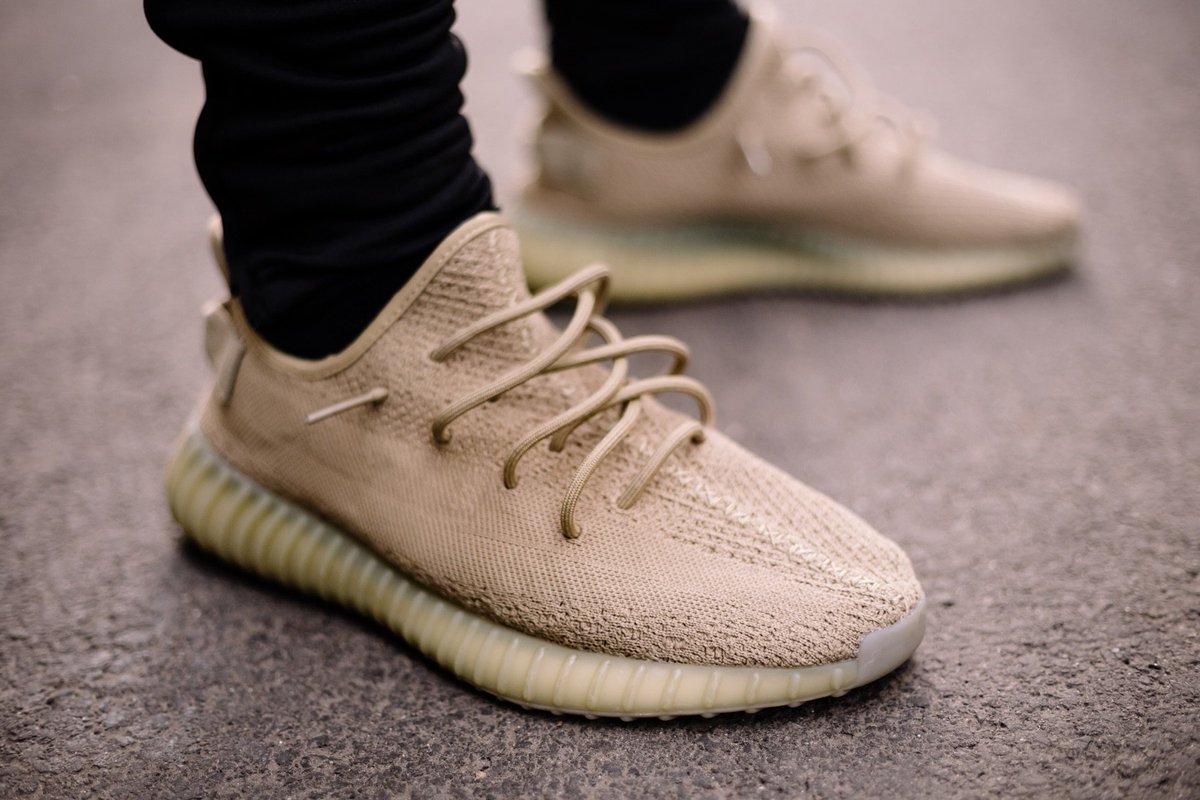 theyeezymafia's tweet photo. 24/06 #MafiaSZN https://t.co/w6iQfWE2wS