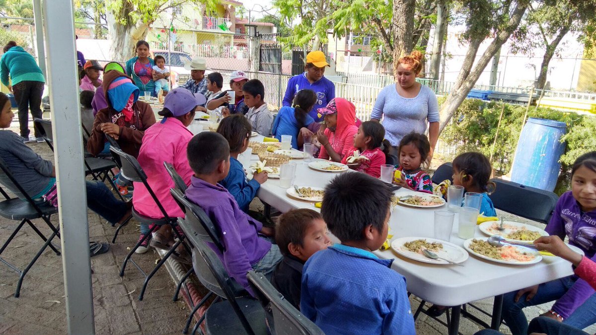 En apoyo a jornaleros, abrimos comedor comunitario en La Sandía para atenderlos
#SomosUnaFamilia