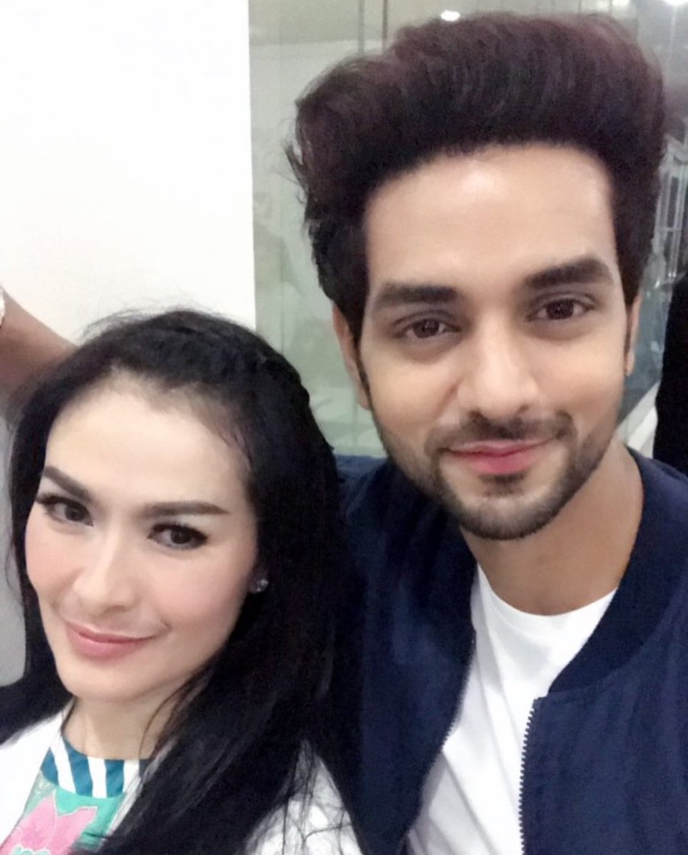 ShaktiAroraZone's tweet image. Iis Dahlia's IG post // 'Good to See U again dude....😘😘 #friendshipForLife #Pesbukers #antv' @shaktiarora @iis_dahlia

#ShaktiArora