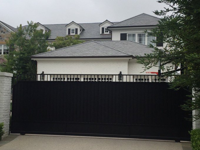 View image on Twitter