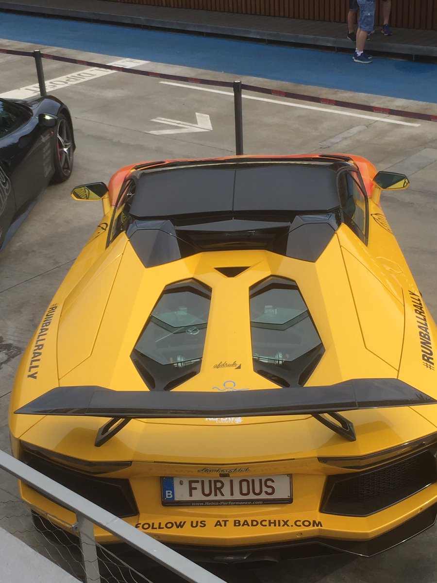 Shorland_Luke's tweet photo. #Barcelona2017 #Lamborghini #Aventador https://t.co/0OxNaDDuWf