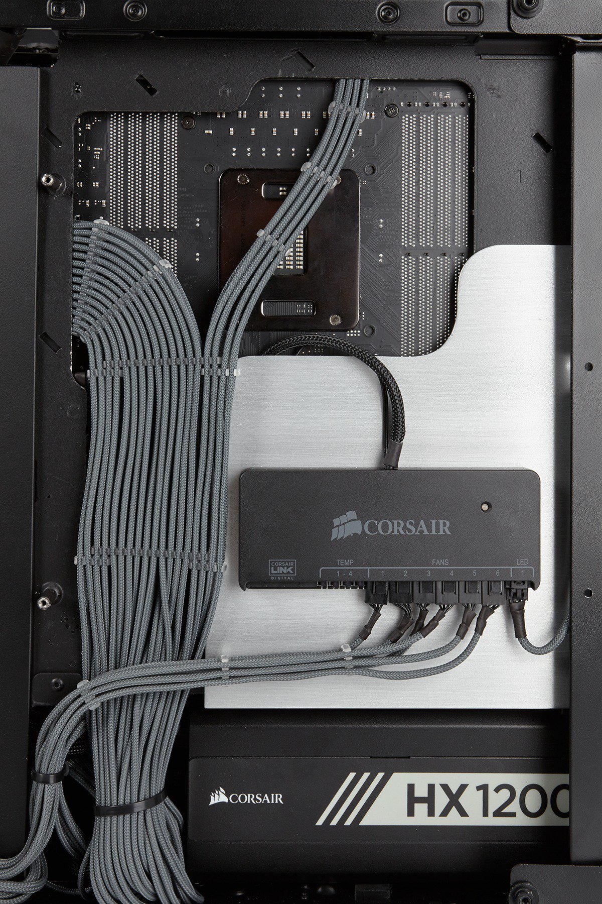 CORSAIR on X: This rear cable management is ON. POINT. 👏 How does your PC  cable management look?  / X