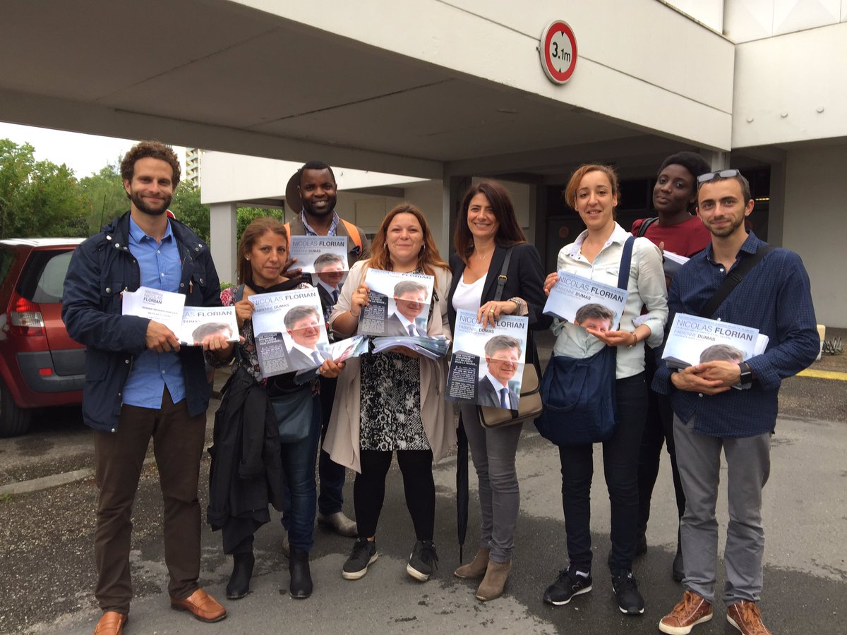 cmboret's tweet photo. Au #GrandParc l'équipe top dynamique autour de Fabienne Dumas presente le programme @AvecNFlorian #circo3301 @JonathanVanden @cambaceres https://t.co/3ykcnE9OMk