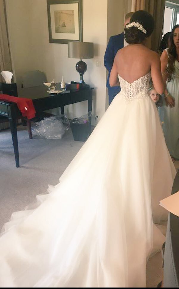 thechattymummy's tweet photo. Throwback to the most magical day of my life. Always happy to help with any advice for all you wonderful  #bridetobes 👰🏽😊💒 #weddinghour https://t.co/c7H5OPfILb