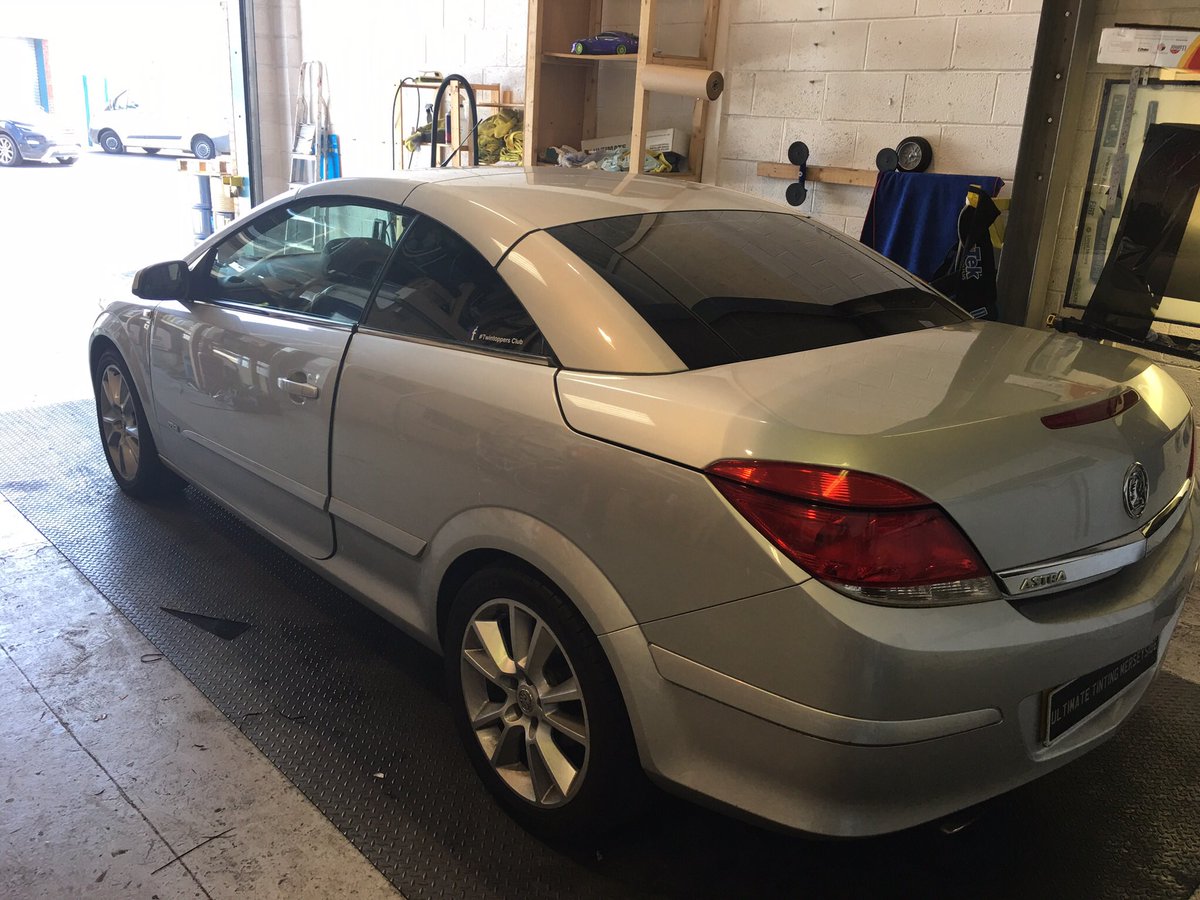 UT_Merseyside's tweet image. Vauxhall Astra twintop in for 5 %  llumar window tint for added style and comfort