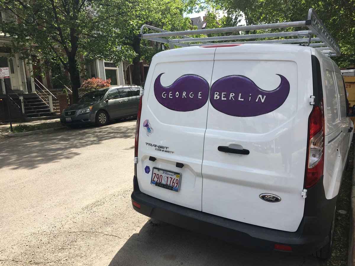 FloatingOperaCo's tweet photo. Loadout is always a little happier driving this around town. Thanks George Berlin for lending us your wheels! #floaon https://t.co/o0grEvZfJQ