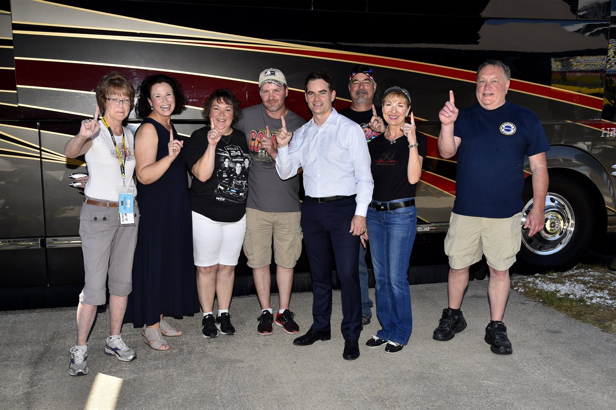 ronchar4's tweet photo. @JeffGordonWeb @DanGuffey And I got one of those autographs at #JeffGordonVIP @CLTMotorSpdwy! You can too- https://t.co/zu83cnk44r -great way to meet a true champion! https://t.co/p2ovNihpFq