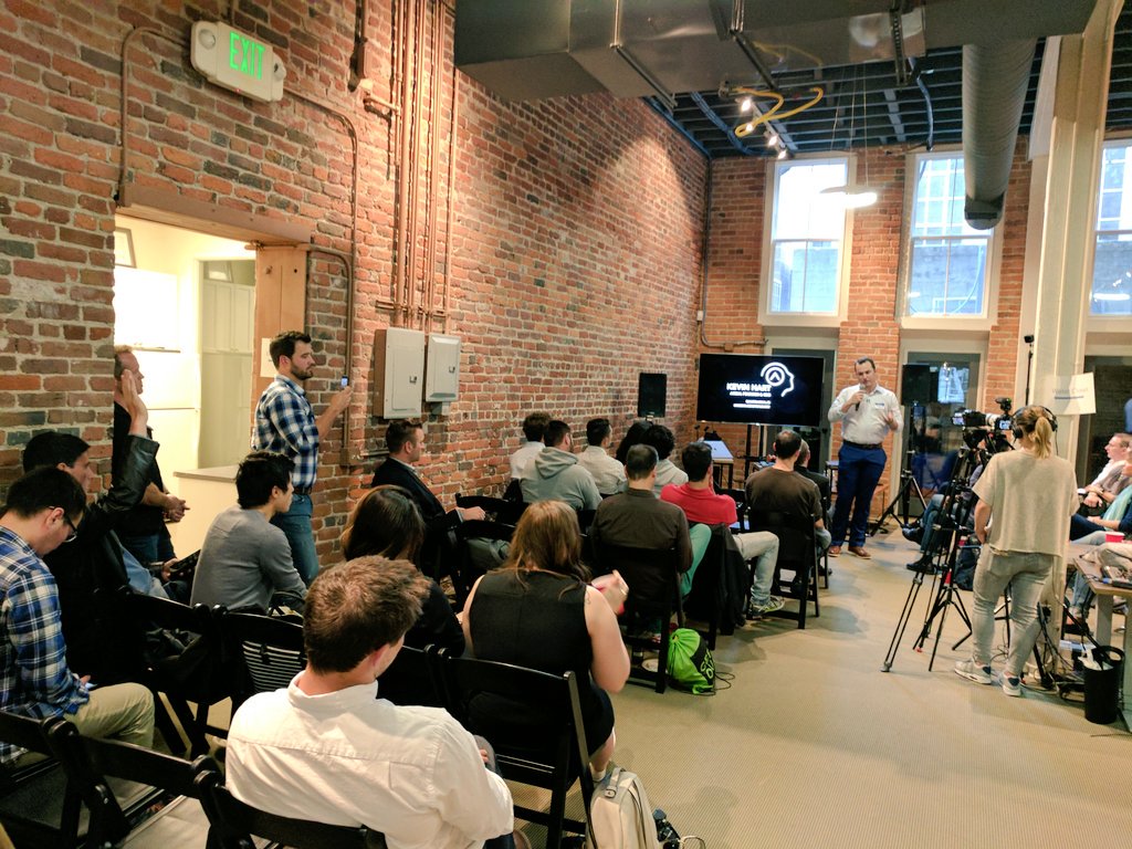 VR Tuesday tweet media