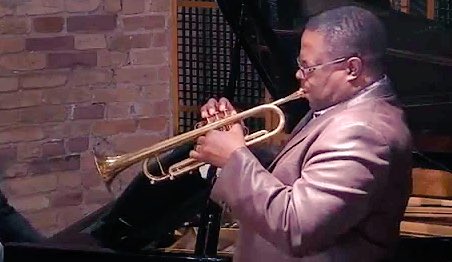WDCBPublicRadio's tweet image. Trumpeter, composer &amp;amp; bandleader Orbert Davis is featured 9-10pm tonight on WDCB's Chicago Jazz Spotlight. 
@OrbertD @jazzrapp @chijazzphil