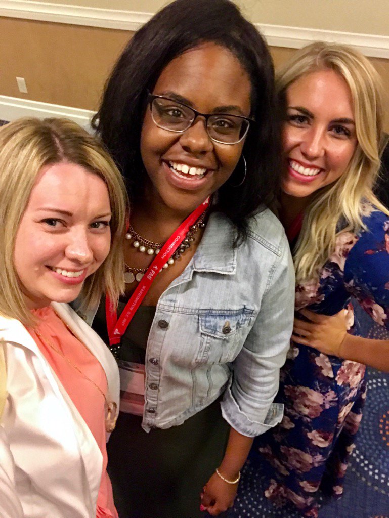 BrainKandi's tweet photo. Can't complain when you have friends like these girls #connection2017 #wearefoursquare https://t.co/dygiESHeIx