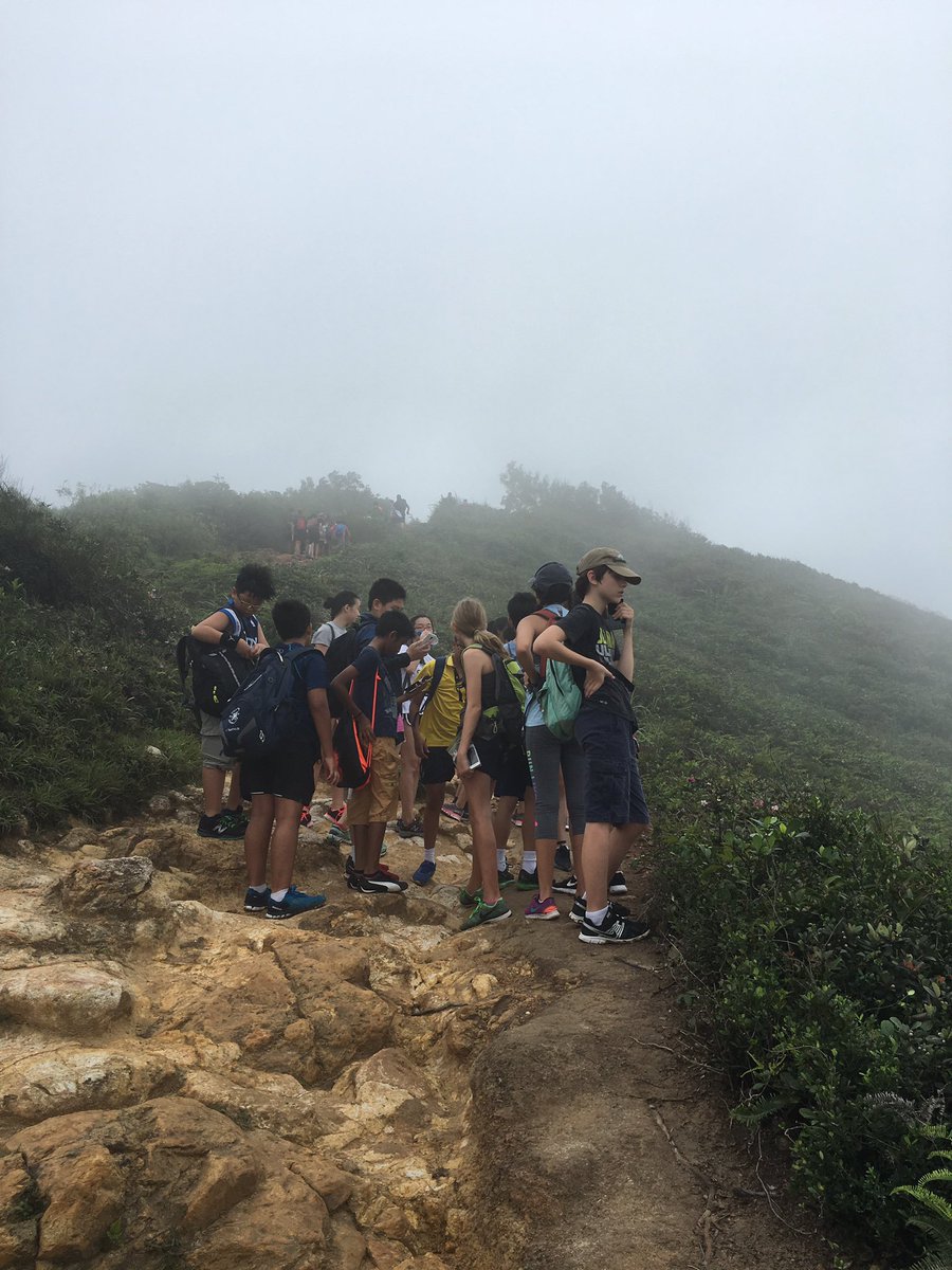 jimmyj14tm's tweet photo. Year 8s group 5 on our way to conquer dragon's back! #diglit2017 #wis_hk https://t.co/oFyqrot0LS