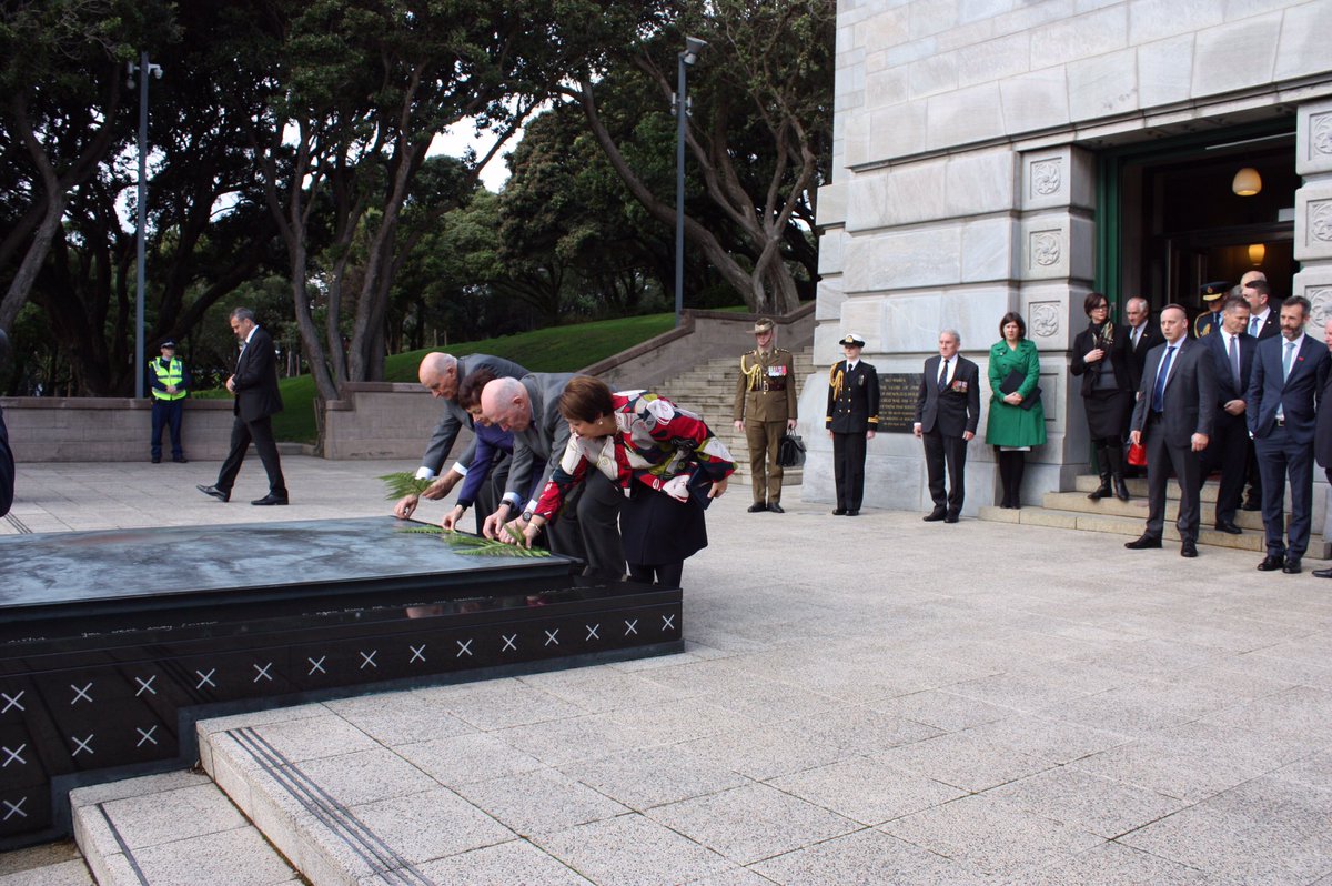 AusHCNZ's tweet photo. Sir Peter and @GovGeneralNZ paid their respects at Pukeahu to the Anzac soldiers past and present #gginnz https://t.co/rp6FsHzA9H