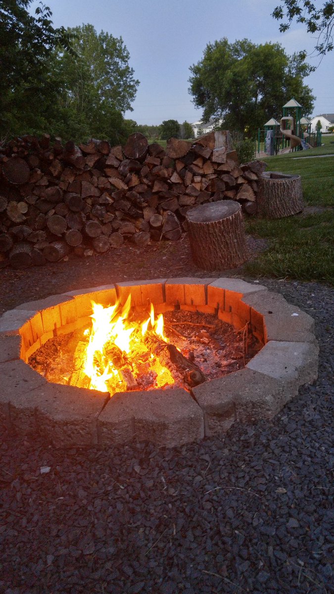 nate_evans01's tweet photo. First night of summer break in the books #ankedchat #iaedchat #nerdyteacher https://t.co/VsY6V8mBhL