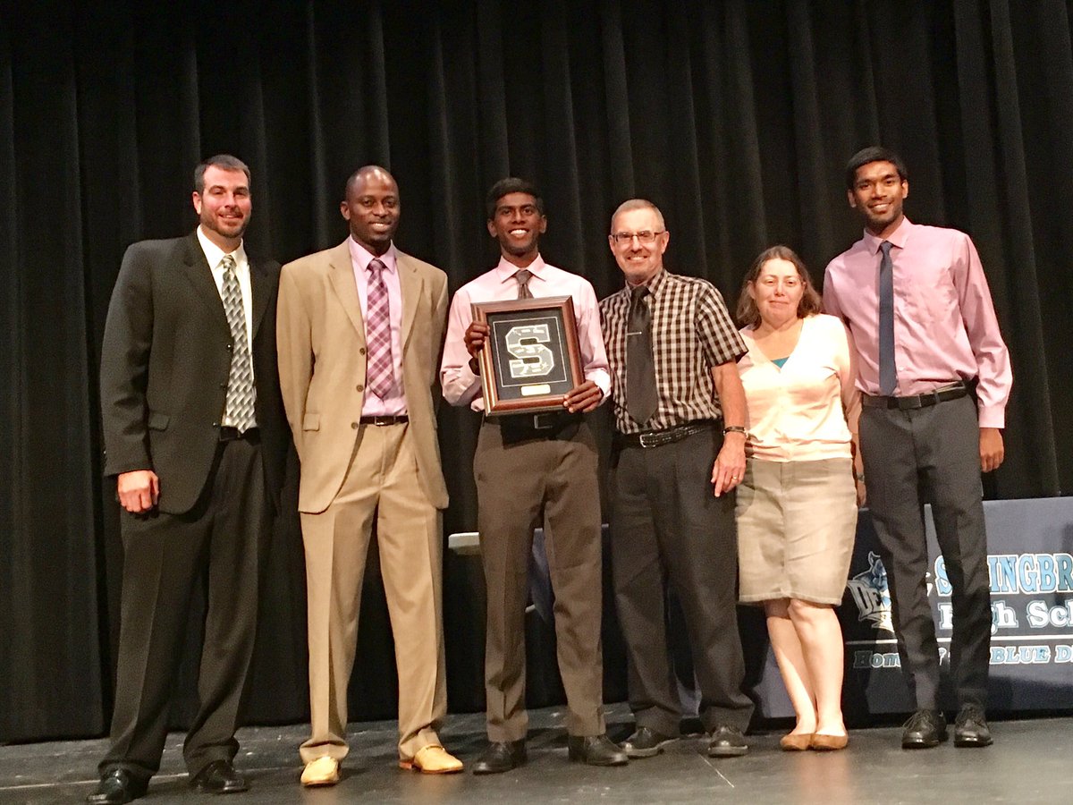 798shscc's tweet image. Congratulations to team member Ebenezer Arunkumar male senior scholar athlete of the year.  We are all very proud of you,😊👍