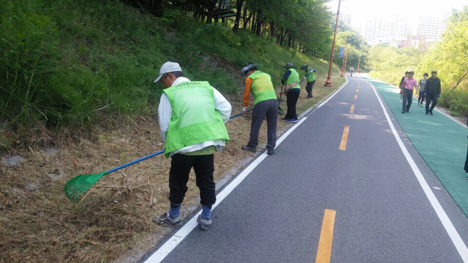 정철모 tweet media