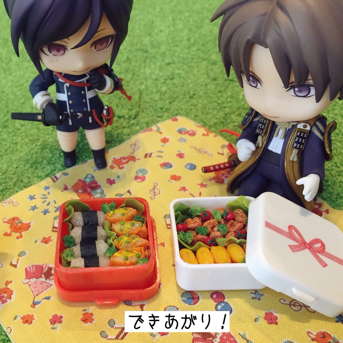 しかʕ ᴥ ʔ ダイソーのふた付きミニカップを使ったミニチュア弁当箱の作り方です 少し切った方がサイズ感が良いです おかずが小さい場合はカットして調整後 スチレンボードなどで少し上げ底してから入れると見栄えが良くなります ねんどろ刀剣男士