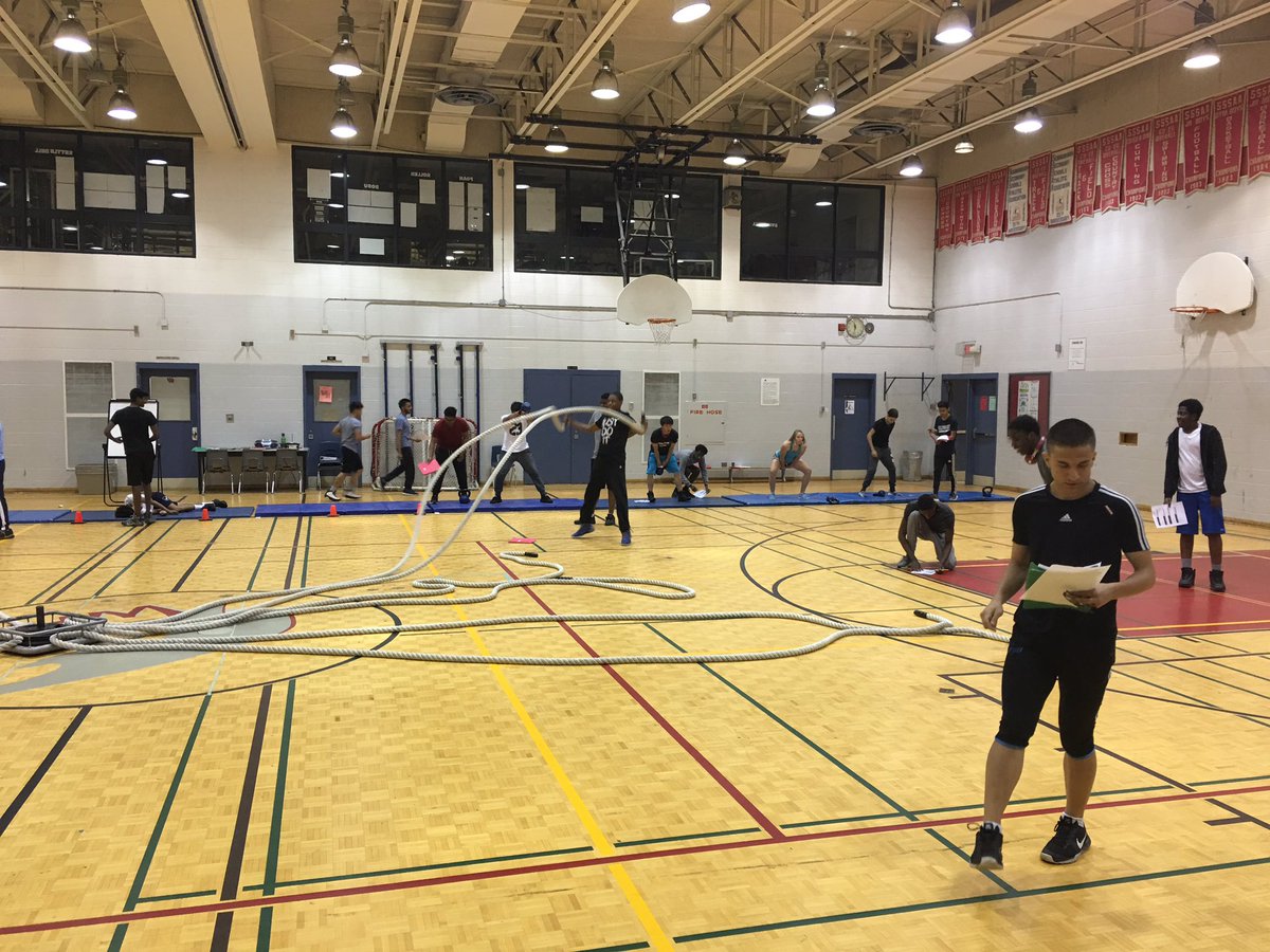 WHCIWarriors's tweet photo. Some outstanding individual performances during 10-4 Buuuudy! WOD 1 of the #WHCFG2017 is complete. @tdsb @HPE_TDSB @tpascentre @CrossFit https://t.co/WdUI48IXLr