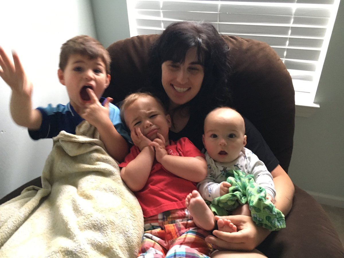AngieWhoPlans's tweet photo. Instead of our logo, I should just have this photo at the bottom of all emails, as an explanation for any correspondence delays. #Mompreneur https://t.co/FiuIq3AAgz
